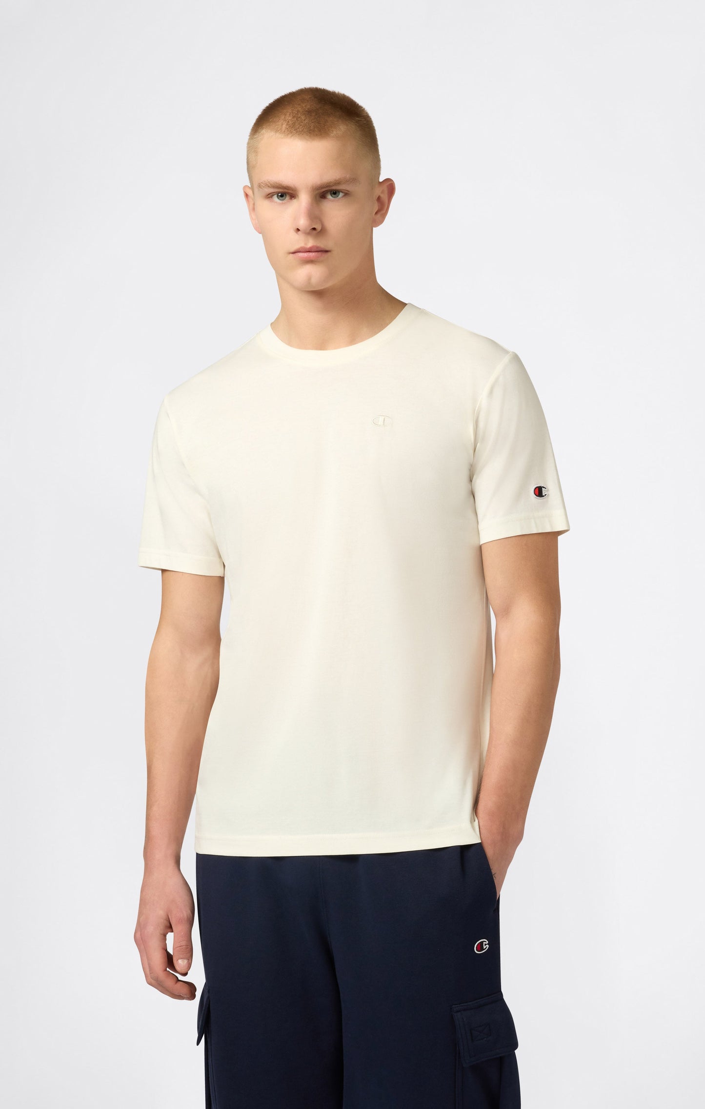 Herren-T-Shirt mit kleiner C-Stickerei und Logo-Icons