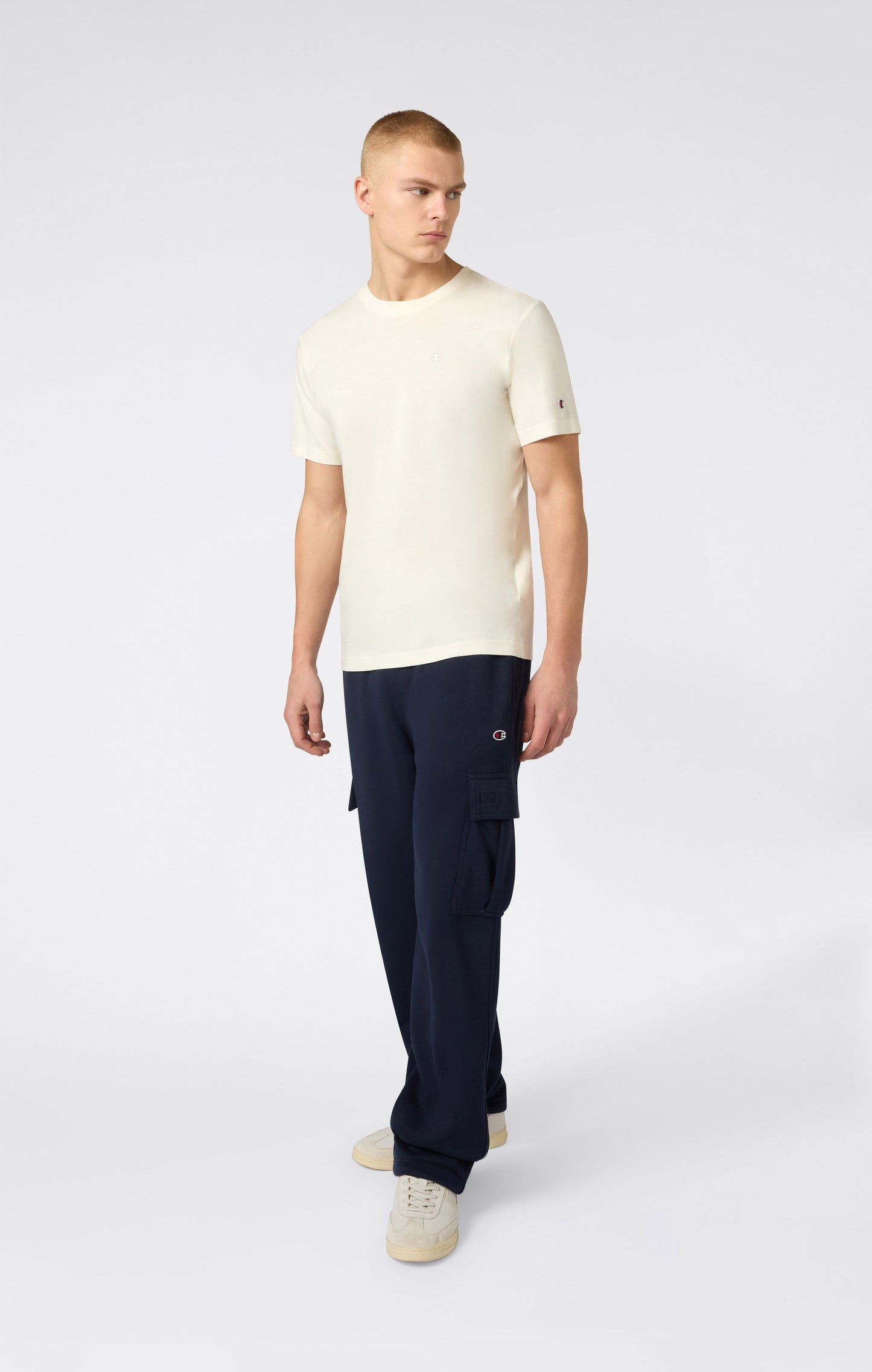 Herren-T-Shirt mit kleiner C-Stickerei und Logo-Icons